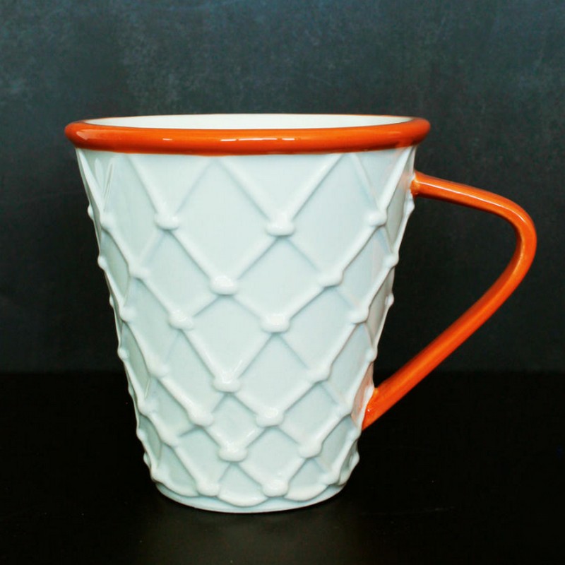 Tazza mug in ceramica con manico a forma di canestro di basket